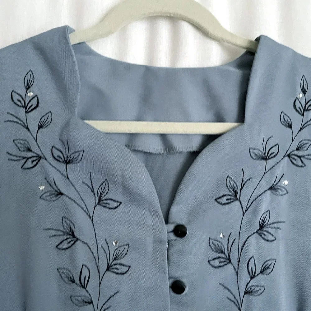 Light-bue / gray women's blouse, embroidered, with rhinestones. Size XL - Picture 2 of 2